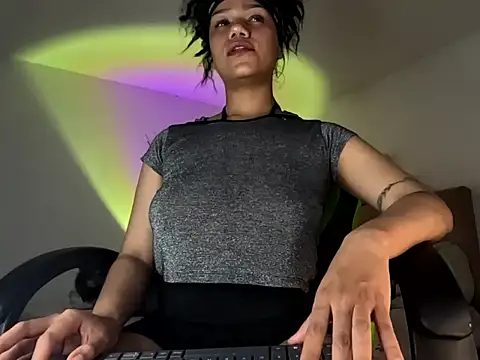 Snapshot of Ale_xandra chatting on 09.27.25 Ale xandra online show from 09.27.25