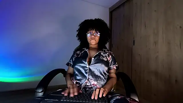 Snapshot of Ale_xandra chatting on 07.02.26 Ale xandra online show from 07.02.26