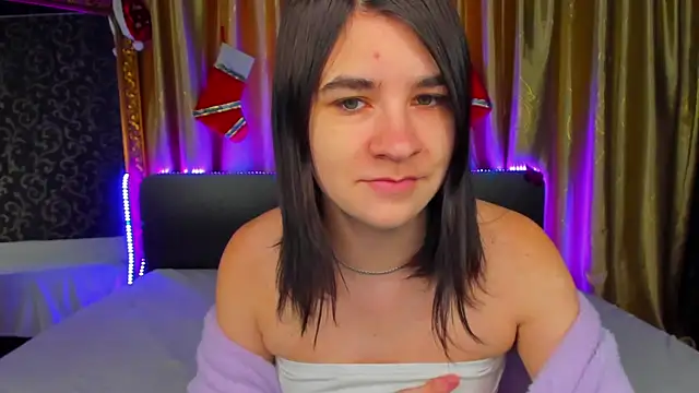  Polly Love  online show from 01.14.26