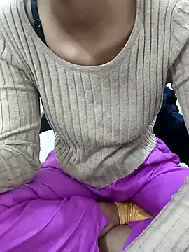 Snapshot of Aradhna_cute chatting on 01.14.25 Aradhna cute online show from 01.14.25