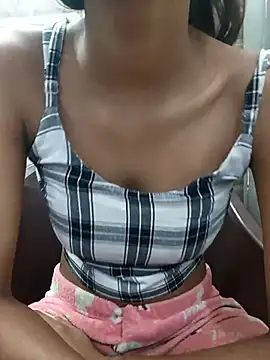 Snapshot of Aradhna_cute chatting on 02.14.25 Aradhna cute online show from 02.14.25