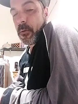 Snapshot of affascino chatting on 12.23.25 affascino online show from 12.23.25