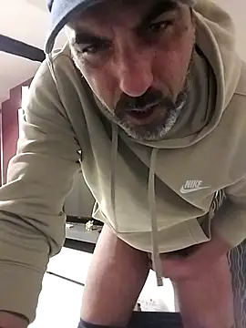 Snapshot of affascino chatting on 02.18.26 affascino online show from 02.18.26