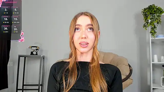 Lili Roze  online show from 12.05.24