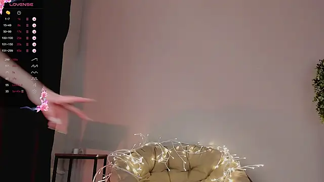 Lili Roze  online show from 01.08.25