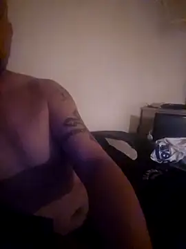 Snapshot of nakedtony81 chatting on 03.28.26 nakedtony81 online show from 03.28.26