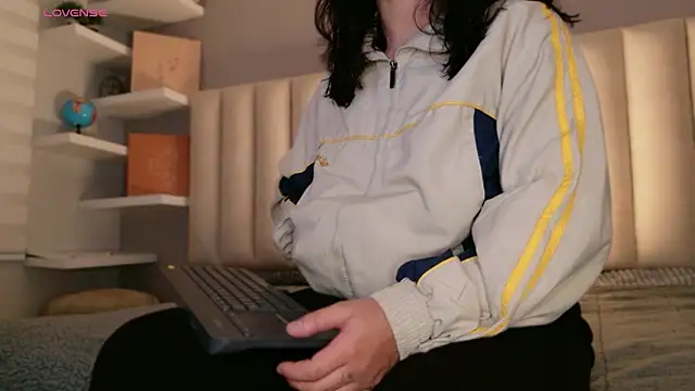 Snapshot of Megan_mooree_ chatting on 04.28.26 Megan mooree online show from 04.28.26