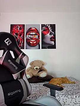 Snapshot of Antonella2_m chatting on 09.29.25 Antonella2 m online show from 09.29.25