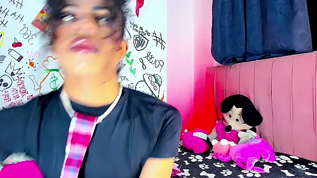 Snapshot of bloom444 chatting on 01.18.26 bloom444 online show from 01.18.26