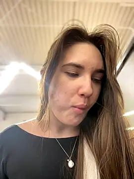 Snapshot of Holly_Molii chatting on 12.05.24 Holly Molii online show from 12.05.24