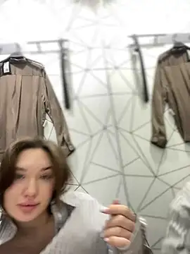 Snapshot of Holly_Molii chatting on 12.12.24 Holly Molii online show from 12.12.24