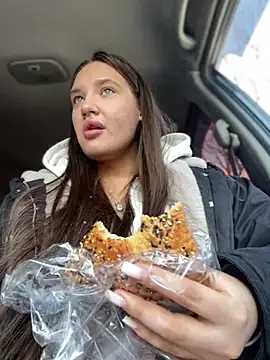 Snapshot of Holly_Molii chatting on 03.06.25 Holly Molii online show from 03.06.25