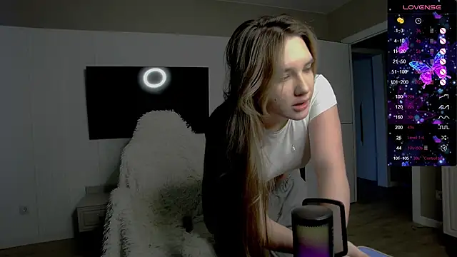 Snapshot of Holly_Molii chatting on 11.23.25 Holly Molii online show from 11.23.25