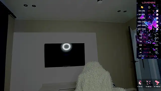 Snapshot of Holly_Molii chatting on 12.02.25 Holly Molii online show from 12.02.25