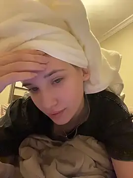 Snapshot of Holly_Molii chatting on 06.13.26 Holly Molii online show from 06.13.26