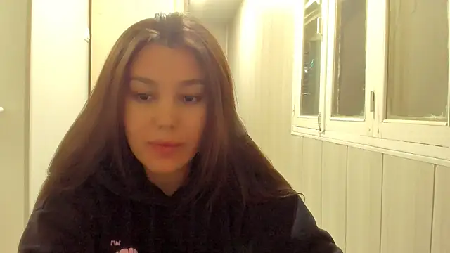 Snapshot of LunaXmii chatting on 09.20.25 LunaXmii online show from 09.20.25