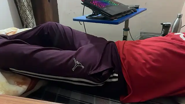 sexyboy09 online show from 10.29.25