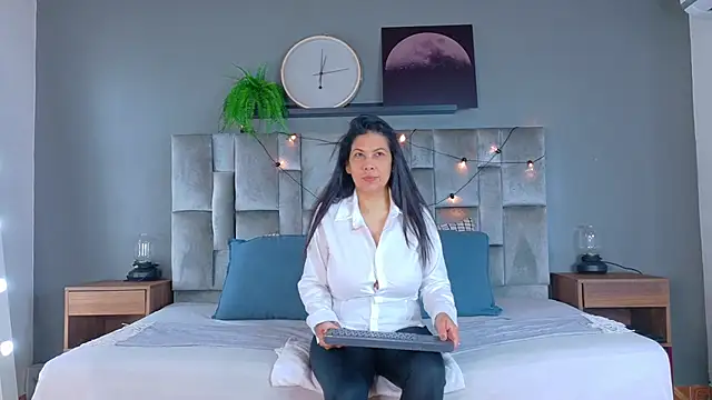 JaylaScott   online show from 04.05.26