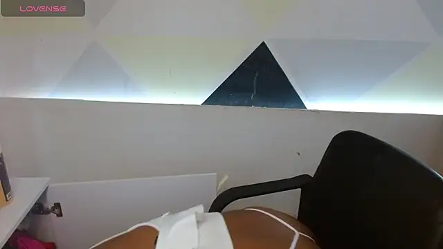 NatashaDormat online show from 11.20.25