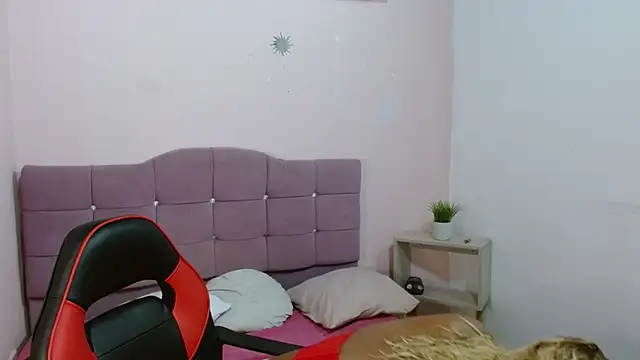 NatashaDormat online show from 12.15.25