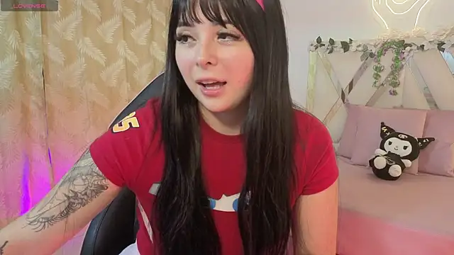 hina tay online show from 04.18.26