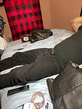 Snapshot of ElLechero214 chatting on 01.07.25 ElLechero214 online show from 01.07.25