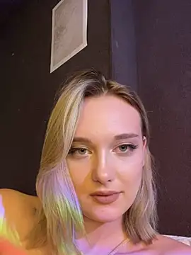 Snapshot of Alisa_Rise chatting on 03.22.25 Alisa Rise online show from 03.22.25