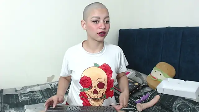 Bitsy Messy online show from 12.17.24