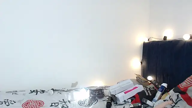 Bitsy Messy online show from 12.18.24