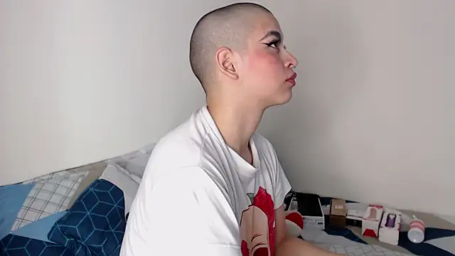 Bitsy Messy online show from 02.05.25