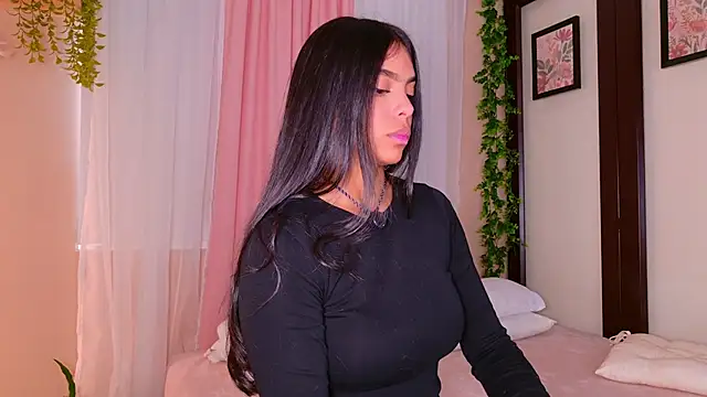 Zafiiro Blue online show from 11.23.25