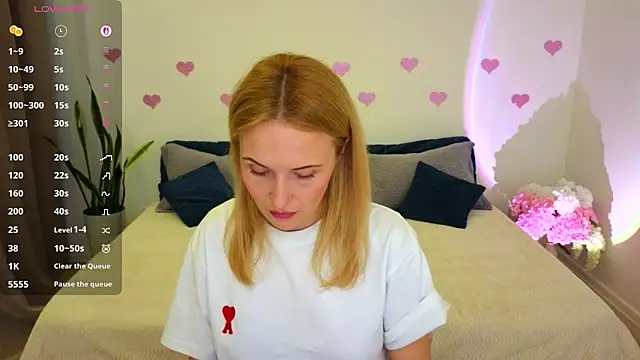 Snapshot of AlisssaRose chatting on 02.14.26 AlisssaRose online show from 02.14.26