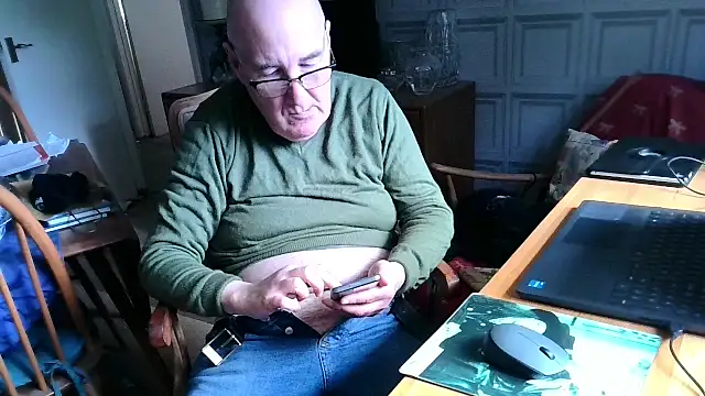 Adamdaddybear online show from 02.22.25