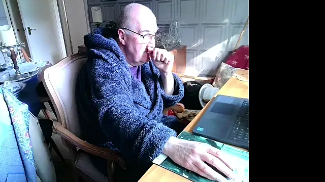 Adamdaddybear online show from 03.20.25