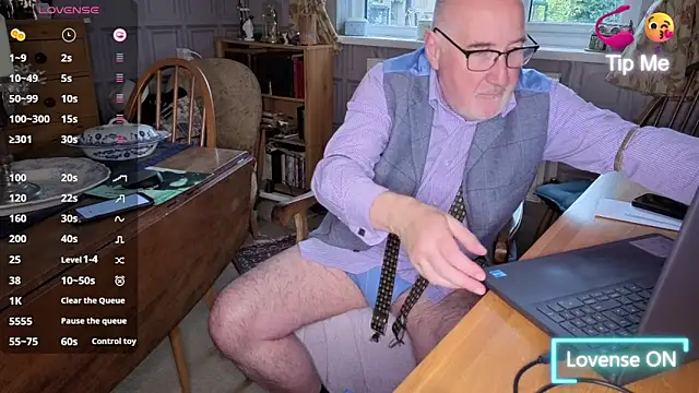 Adamdaddybear online show from 11.06.25