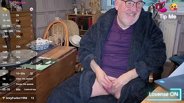 Adamdaddybear online show from 11.10.25