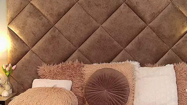 JaquelineM online show from 03.14.25