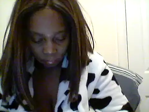Snapshot of AfricanBeautyX chatting on 12.30.24 AfricanBeautyX online show from 12.30.24