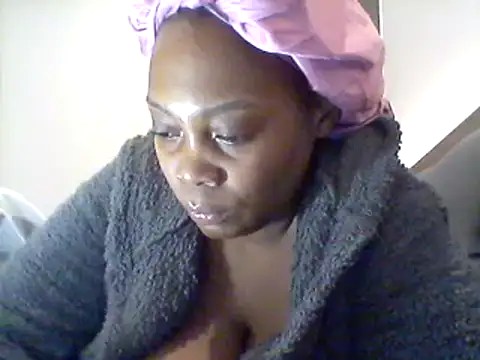 Snapshot of AfricanBeautyX chatting on 01.06.25 AfricanBeautyX online show from 01.06.25
