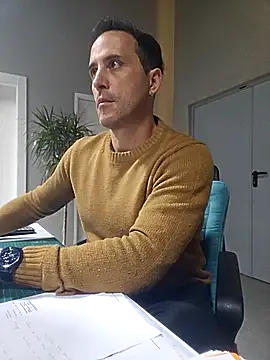 Snapshot of Lucas___81 chatting on 12.04.25 Lucas 81 online show from 12.04.25