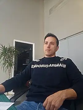 Snapshot of Lucas___81 chatting on 12.22.25 Lucas 81 online show from 12.22.25