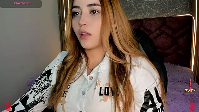 Snapshot of Lucia_star__ chatting on 12.19.24 Lucia star   online show from 12.19.24