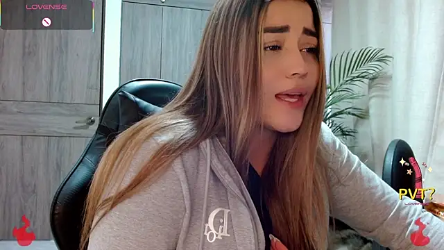 Snapshot of Lucia_star__ chatting on 02.10.26 Lucia star online show from 02.10.26