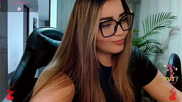 Snapshot of Lucia_star__ chatting on 02.16.26 Lucia star online show from 02.16.26