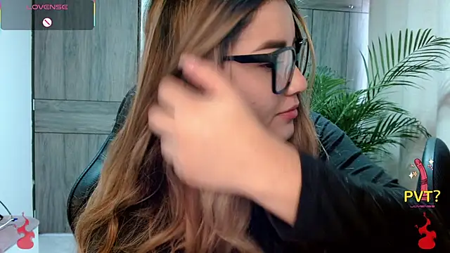 Snapshot of Lucia_star__ chatting on 02.26.26 Lucia star online show from 02.26.26