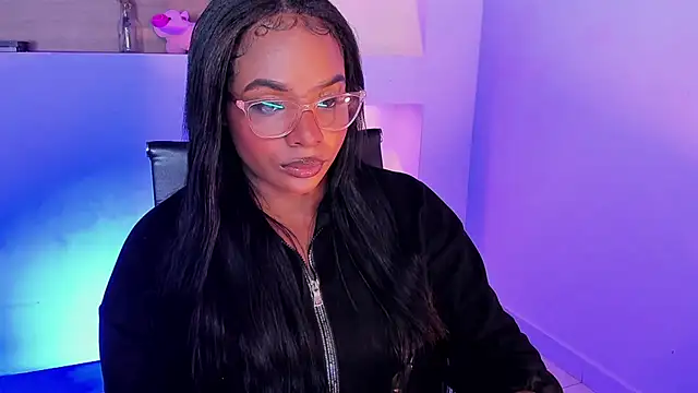 Snapshot of IvyBliss8 chatting on 01.28.25 IvyBliss8 online show from 01.28.25