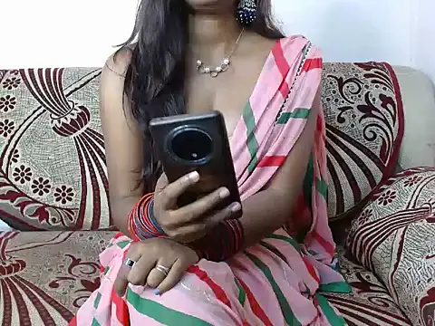 Snapshot of miss_sona27 chatting on 02.17.25 miss sona27 online show from 02.17.25
