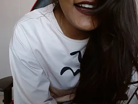 Snapshot of miss_sona27 chatting on 09.20.25 miss sona27 online show from 09.20.25