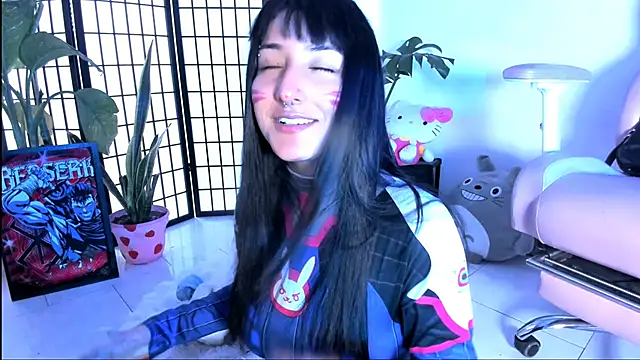 Snapshot of julyana_ chatting on 10.22.25 julyana online show from 10.22.25