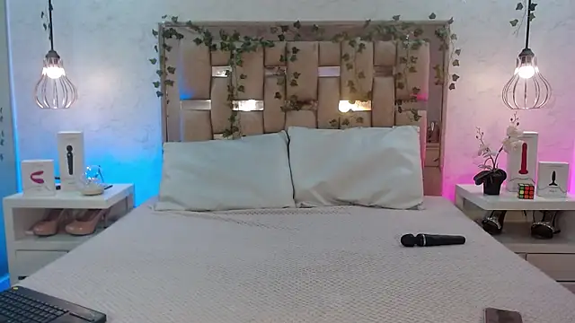 GigiVolkova online show from 11.28.25